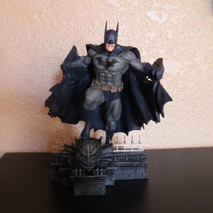 Dimond Select Toys DC Gallery: Batman Figure | OS